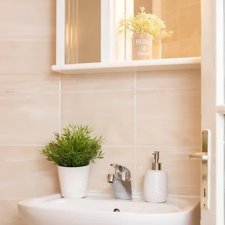 Santa Barbara Apartment